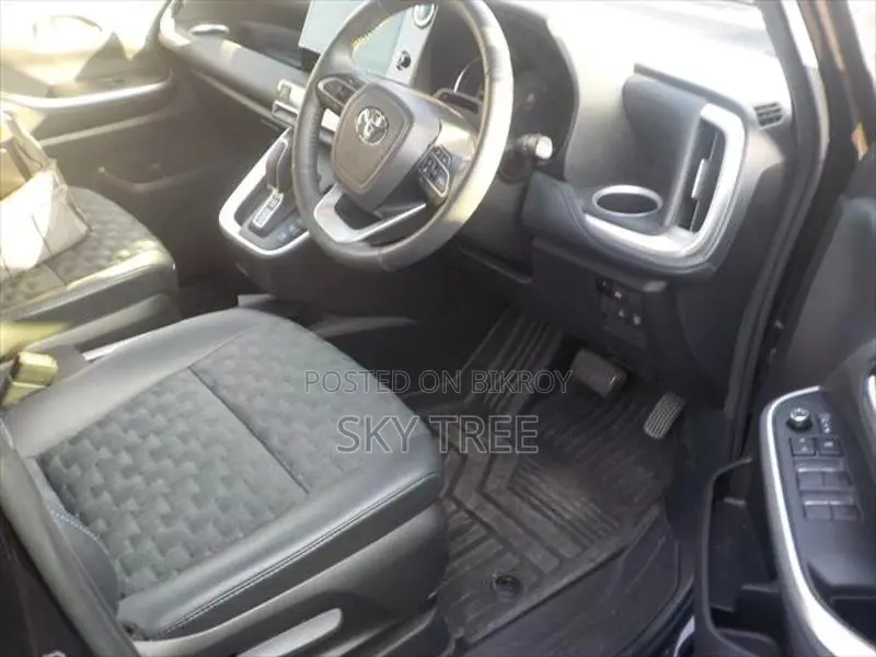 Toyota Voxy S-z Pack. 2023