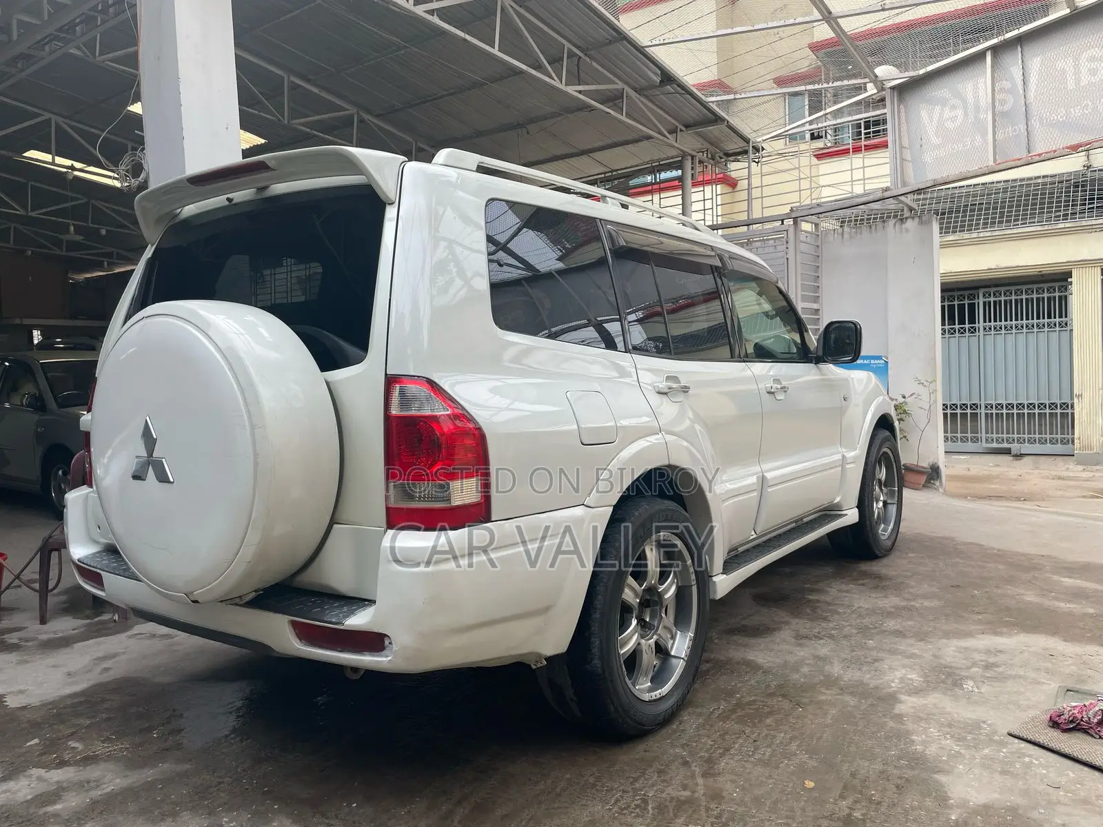 Mitsubishi Pajero v73 2004