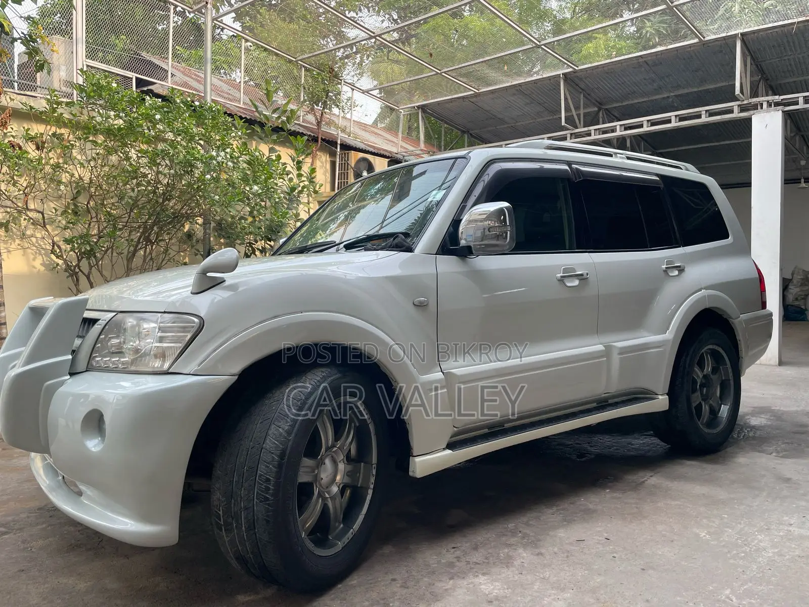 Mitsubishi Pajero v73 2004