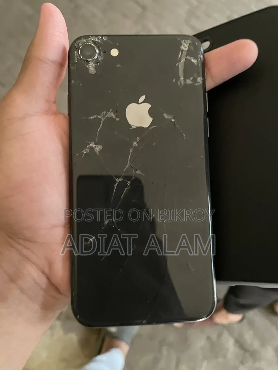 Apple iPhone 8 . (Used)