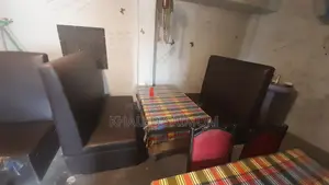 রেস্টুরেন্ট লেদারের সোফা চেয়ার