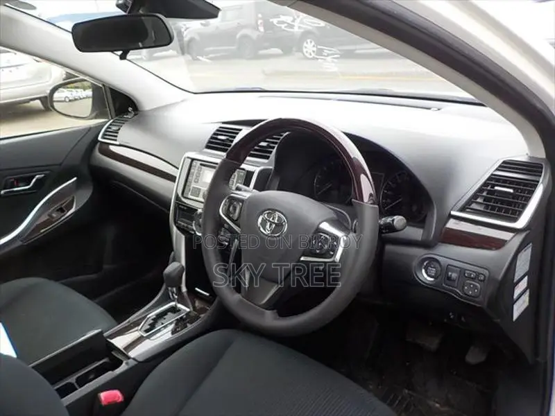 Toyota Premio F-L Pack.. 2020