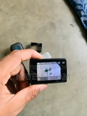 Model: YI Lite Action Camera Acssesoris: 2 Battary,Case ,
