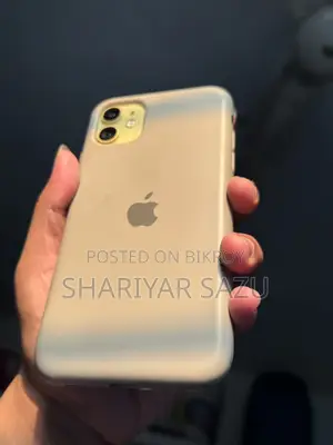Apple iPhone 11 . (Used)