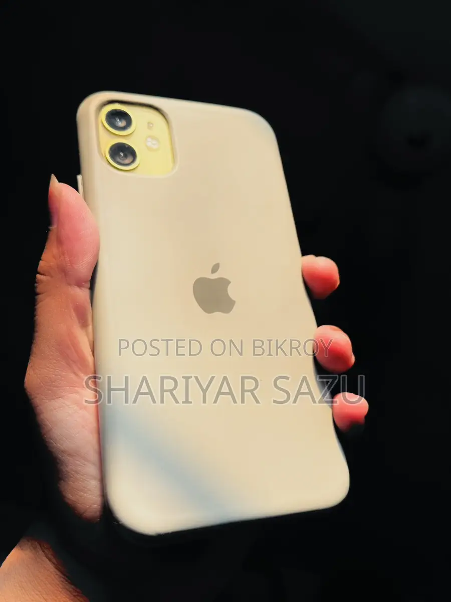 Apple iPhone 11 . (Used)