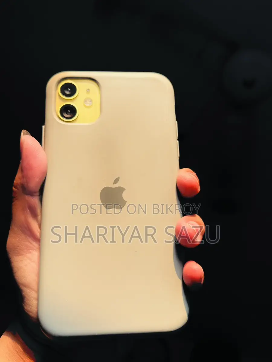 Apple iPhone 11 . (Used)