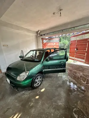 Toyota Duet 2000