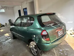 Toyota Duet 2000