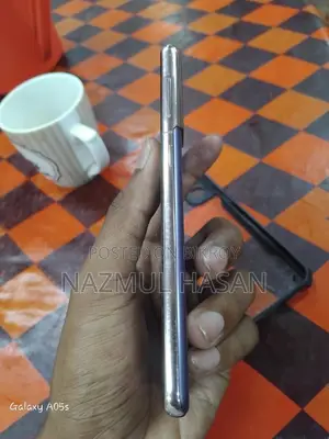 Samsung Galaxy S21 . (Used)