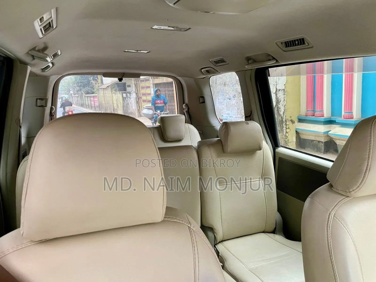 Toyota Noah 2010