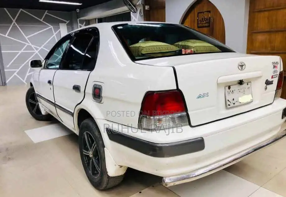 Toyota Corsa . 1995
