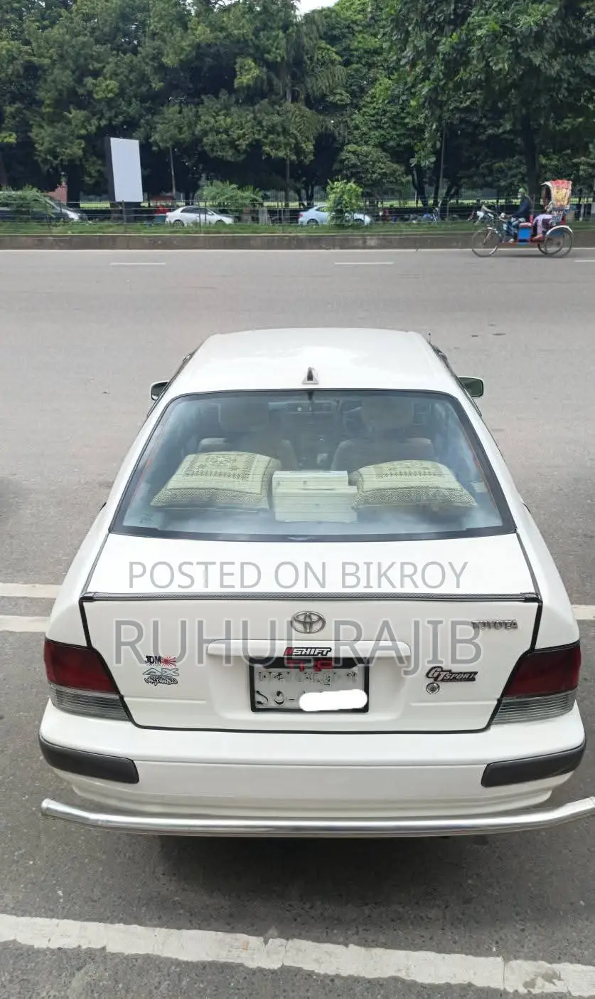 Toyota Corsa . 1995