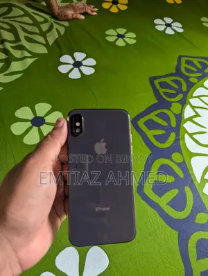 Apple iPhone XS (Used)