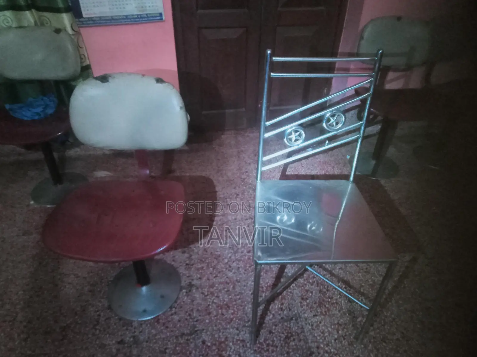 এস স্টিলের চেয়ার