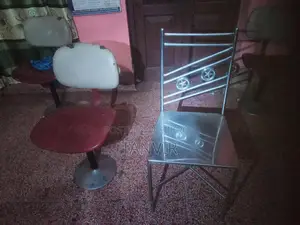 এস স্টিলের চেয়ার