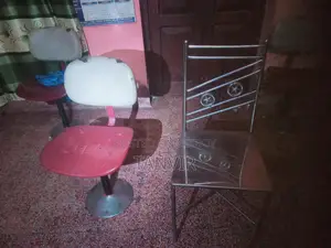 এস স্টিলের চেয়ার