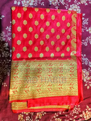 বেনারসি শাড়ি