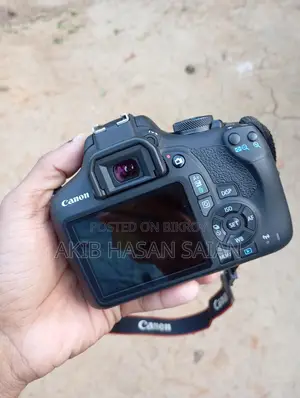 Canon EOS 2000D