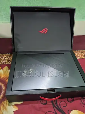 Laptop Asus ROG Strix SCAR II 32GB Intel Core I7 SSHD+SSD 1T