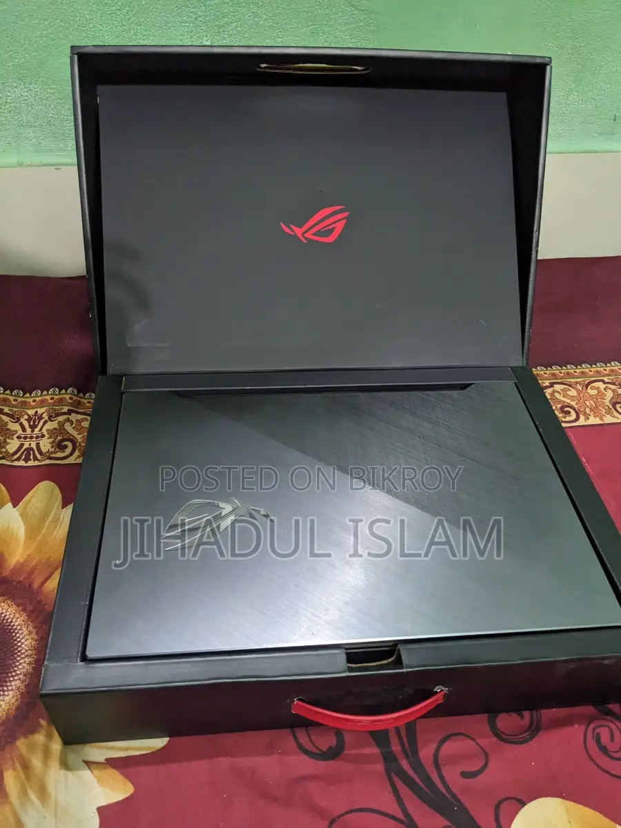 Laptop Asus ROG Strix SCAR II 32GB Intel Core I7 SSHD+SSD 1T