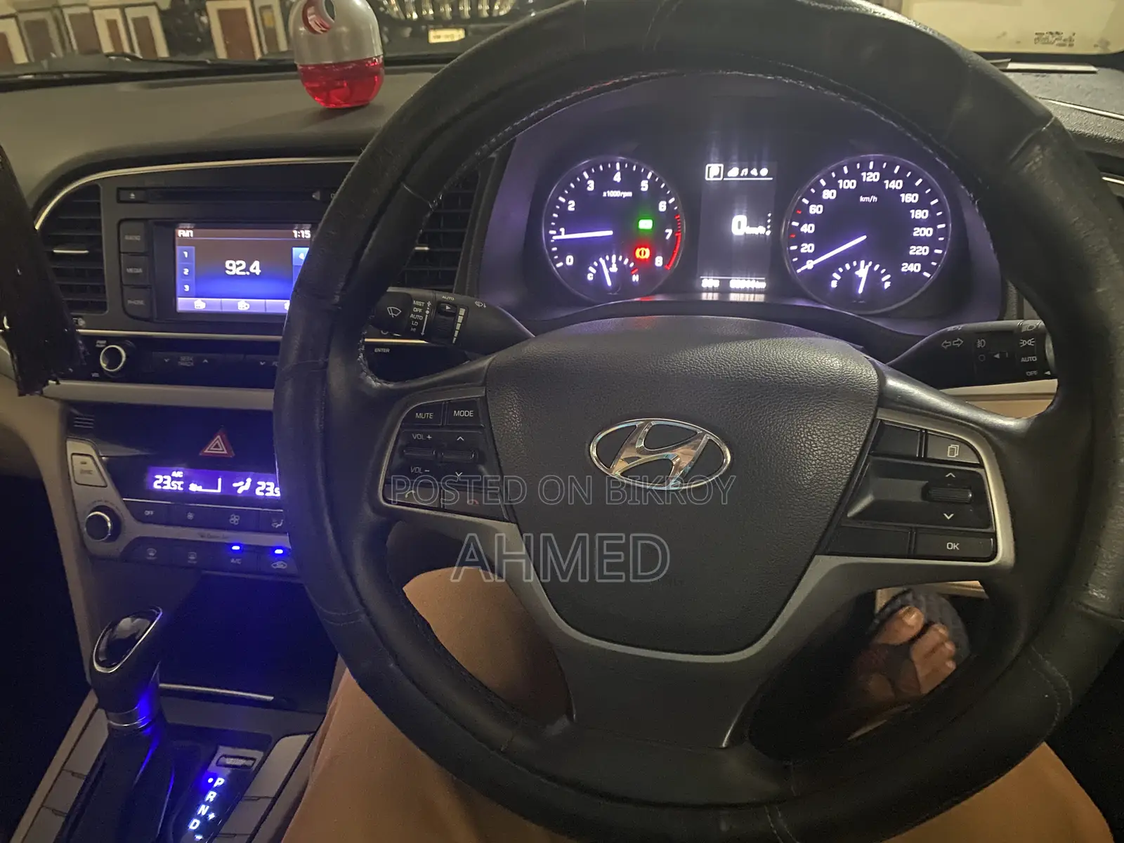 Hyundai Elantra fully loaded 2017