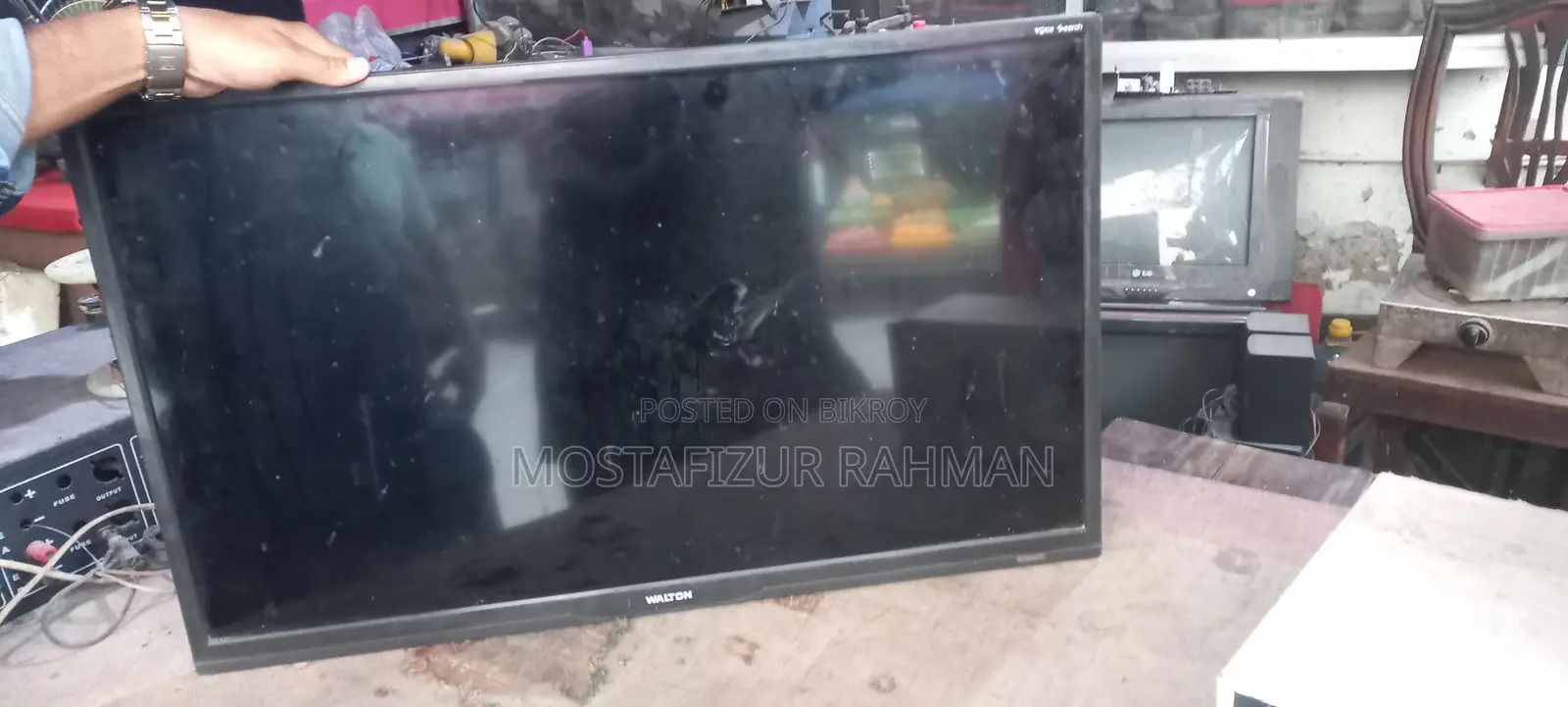 Walton 32 Smart TV