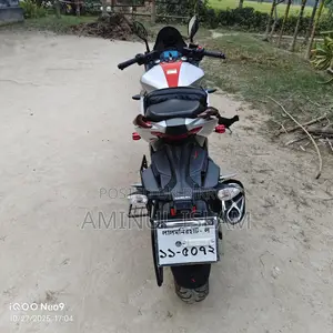 Suzuki Gixxer SF . 2024
