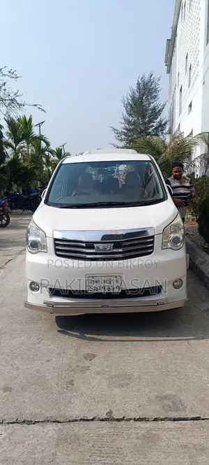 Toyota Noah only user 2012
