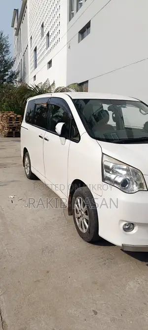 Toyota Noah only user 2012