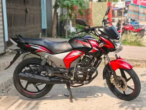 TVS Stryker . 2023