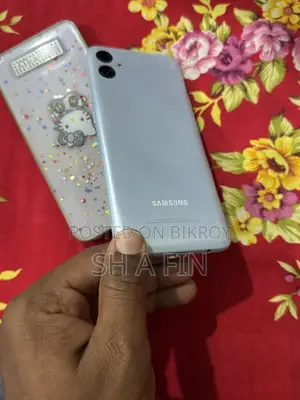 Samsung Galaxy A04e ` (Used)
