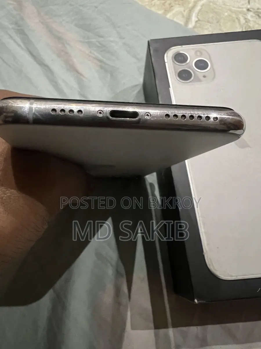 Apple iPhone 11 Pro Max . (Used)