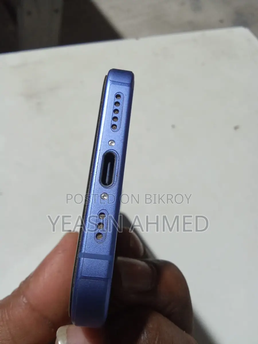 Apple iPhone 16 (Used)
