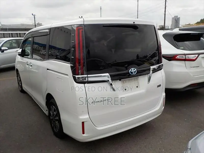 Toyota Esquire Gi Pack. 2020