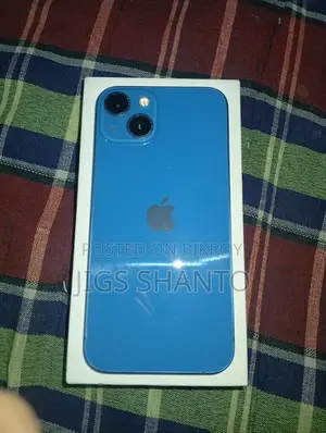 Apple iPhone 13 (Used)