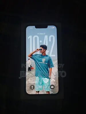 Apple iPhone 13 (Used)