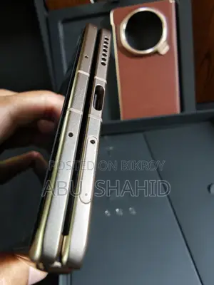 Honor MAGIC V5 (Used)