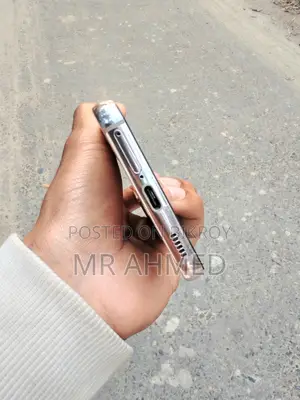 Samsung Galaxy S22 . (Used)