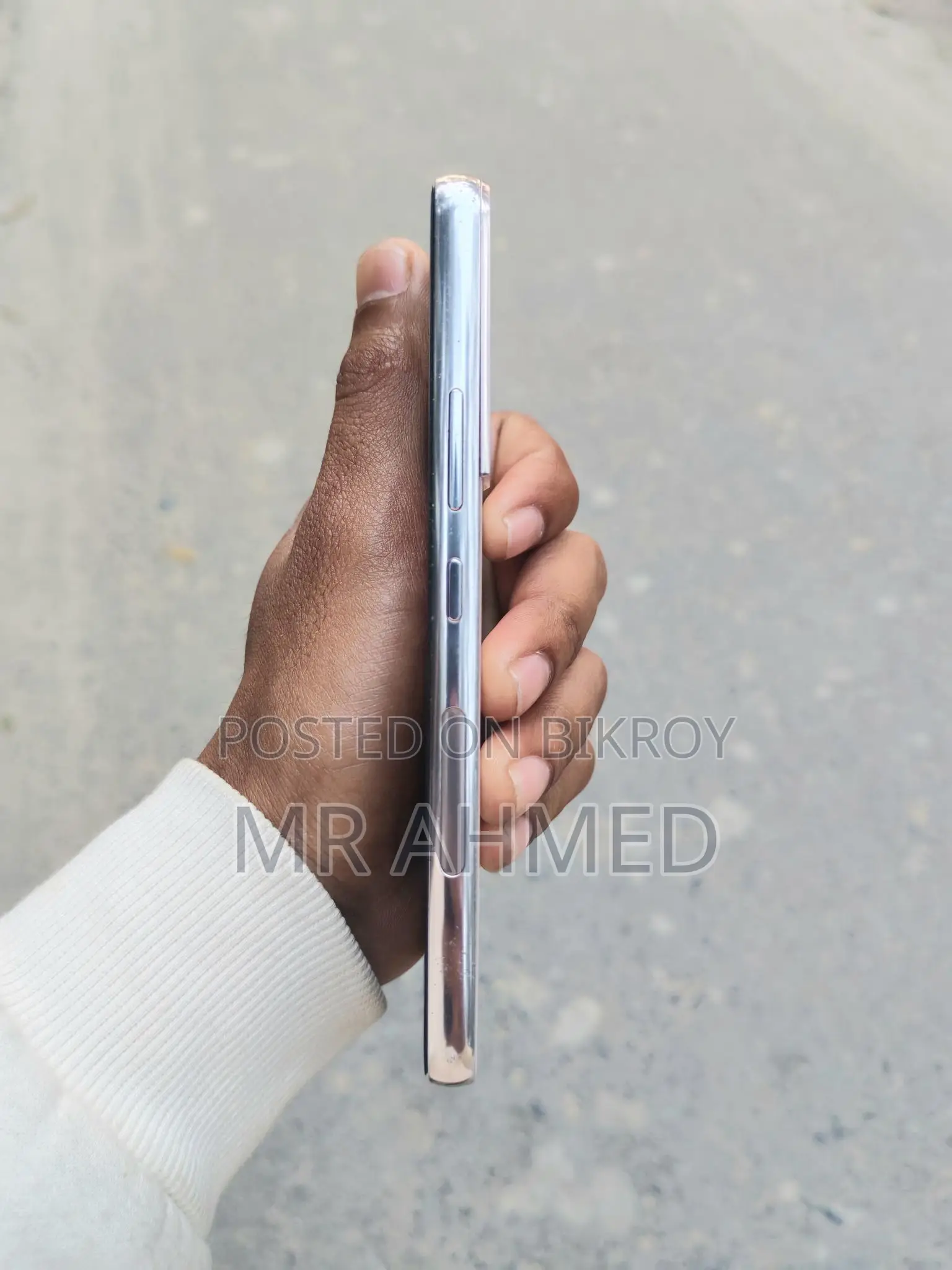Samsung Galaxy S22 . (Used)