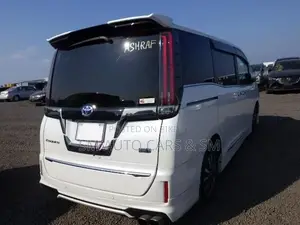 Toyota Esquire Hybrid Gi Premium 2021