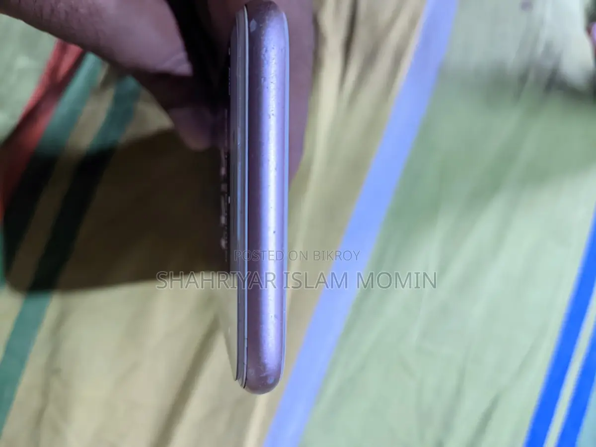 Apple iPhone 8 (256) (Used)