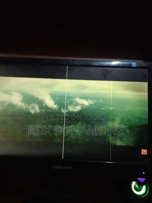 পিসি মনিটর টেবিল. বক্স