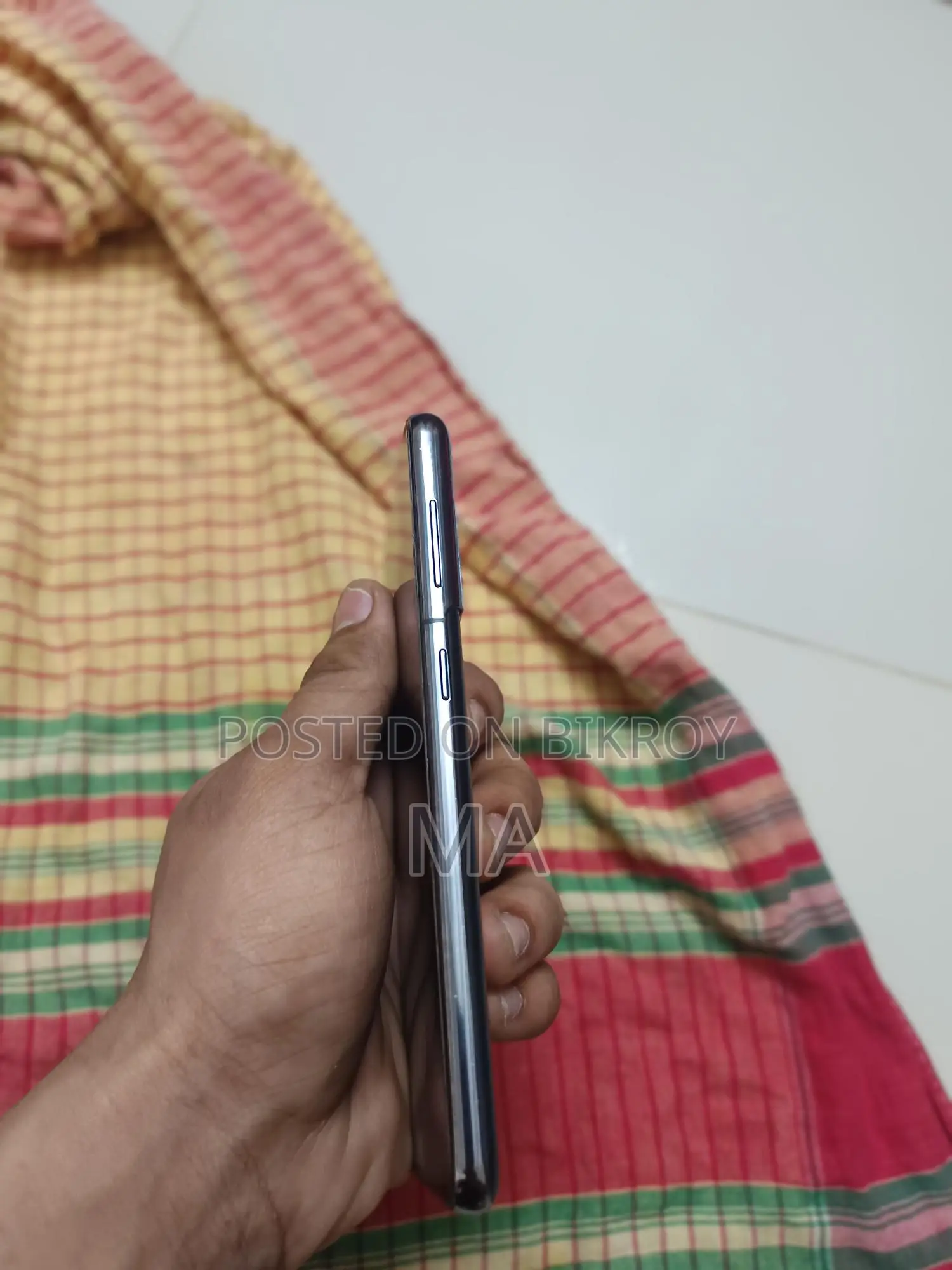 Samsung Galaxy S21 . (Used)