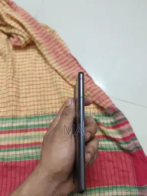Samsung Galaxy S21 . (Used)