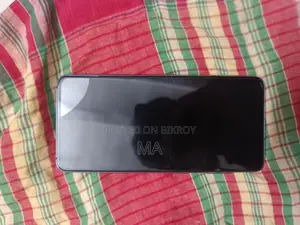 Samsung Galaxy S21 . (Used)