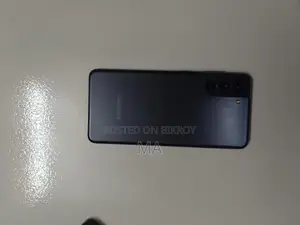 Samsung Galaxy S21 . (Used)