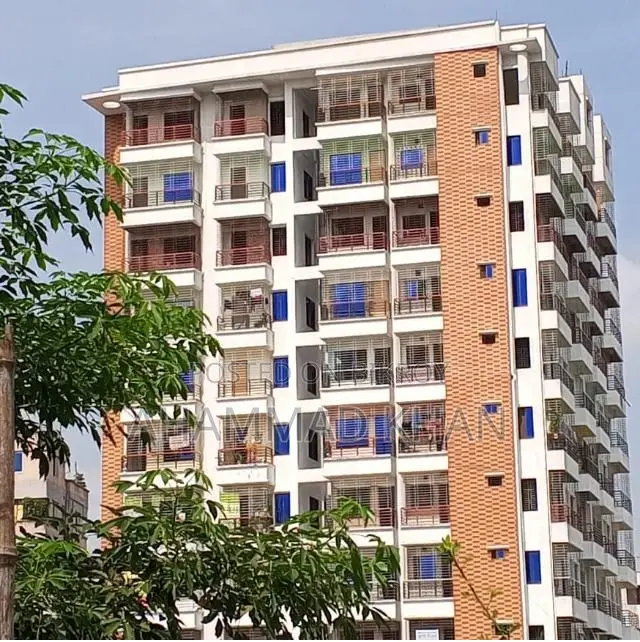 South Facing 4 Bed 3wash and 3 Balcony Flat