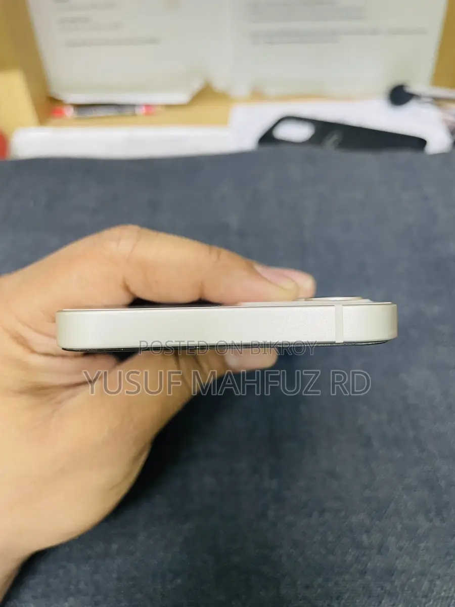 Apple iPhone 12 (Used)