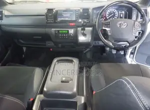 Toyota Hiace SUPER GL PUSH LED 4P 2022