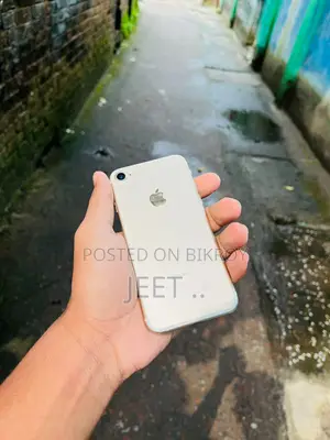 অ্যাপল আইফোন ৭ (ব্যবহৃত)